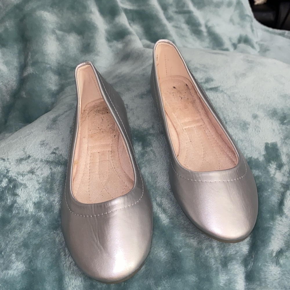 Danskin Flats - Picture 2 of 6